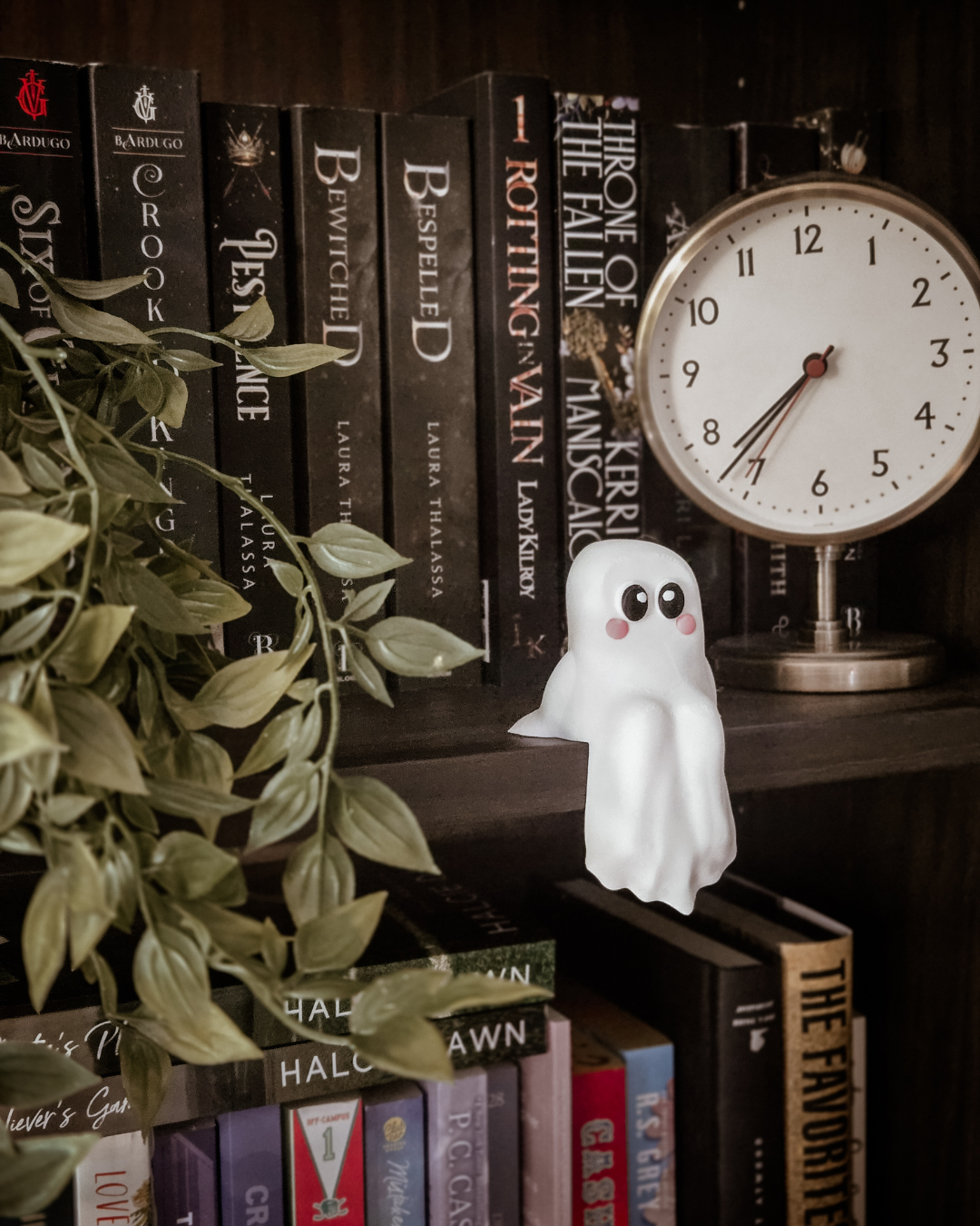 Ghost - Shelf Sitter