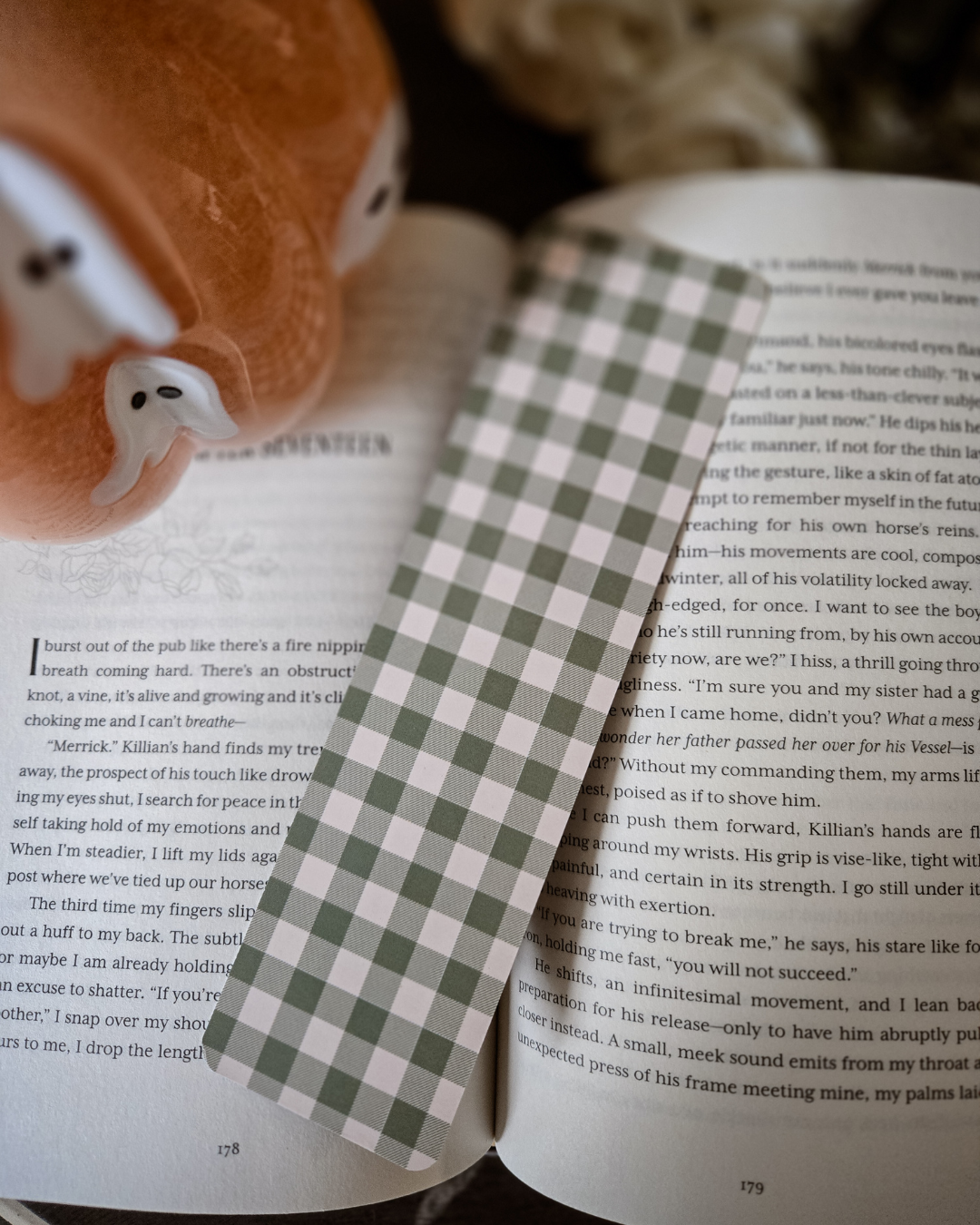 Cozy Checkered Bookmark (Green)
