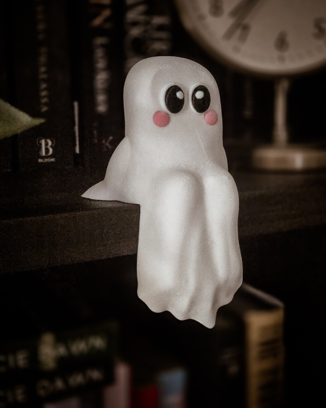 Ghost - Shelf Sitter